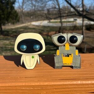 WALLE AND EVE FUNKO JUMBO PINS